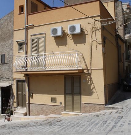 Panoramic Townhouse in Sicily – Casa Carubia Salita Cammarata