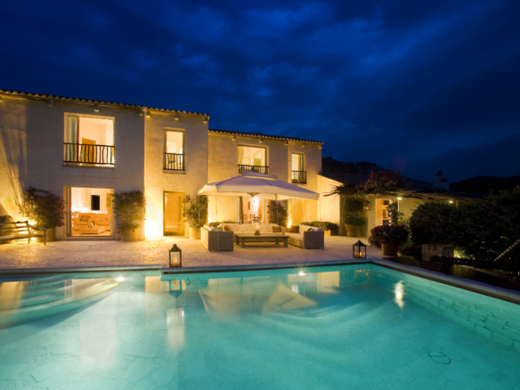 Magnificent villa on the island of Sardinia (Liscia di Vacca).