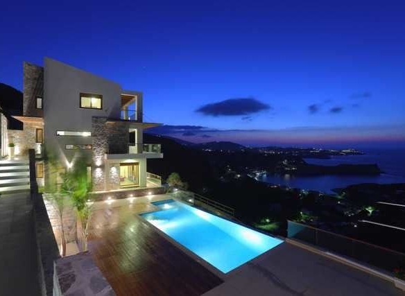€ 1.200.000 Villa, 346 sq.m. Gazi, Ligaria Description