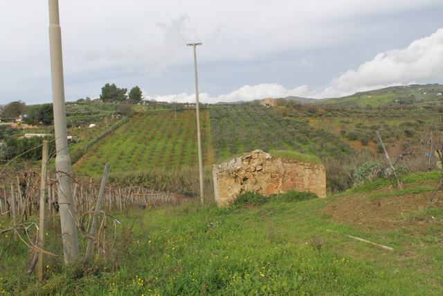 Ruined House and land in Sicily – Barbiera Cda Castellaccio