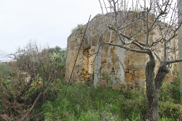 Ruined House and land in Sicily – Barbiera Cda Castellaccio