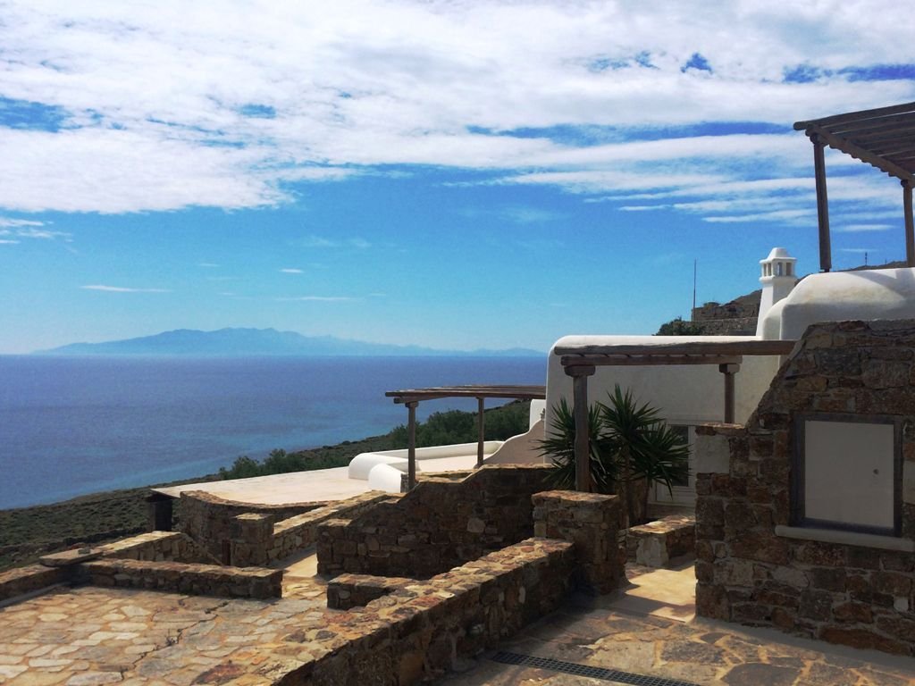 € 1.850.000 Villa, 240 sq.m. Mykonos, Agios Ioannis Diakoftis Description