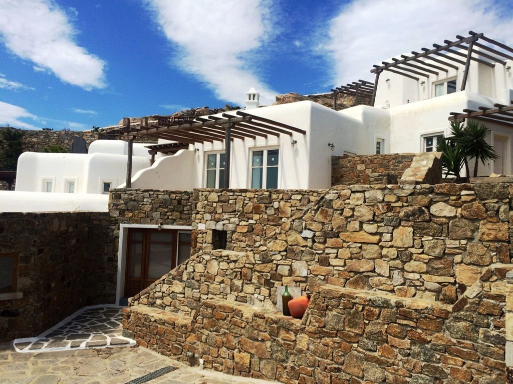 € 1.850.000 Villa, 240 sq.m. Mykonos, Agios Ioannis Diakoftis Description