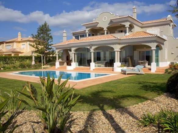 V4 Villa
