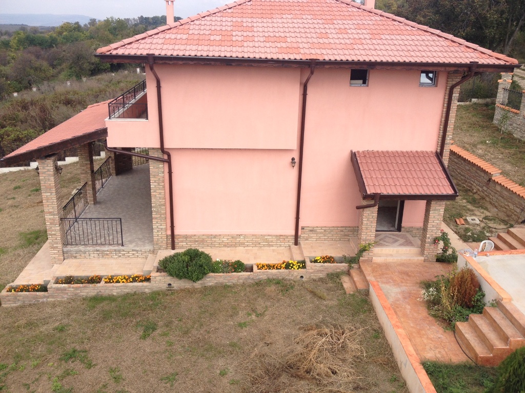 New two storey panoramic house