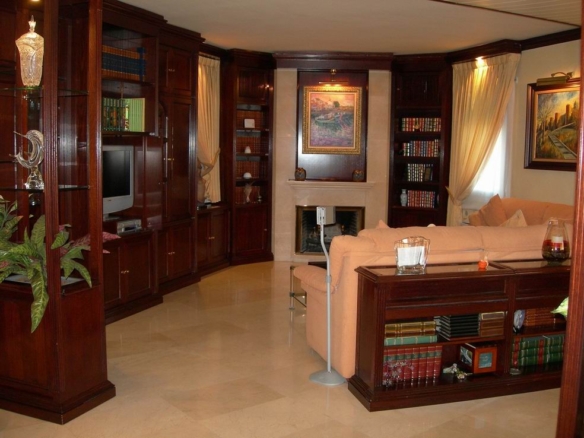 Exclusive house-chalet, overlooking the sea, in Alella.