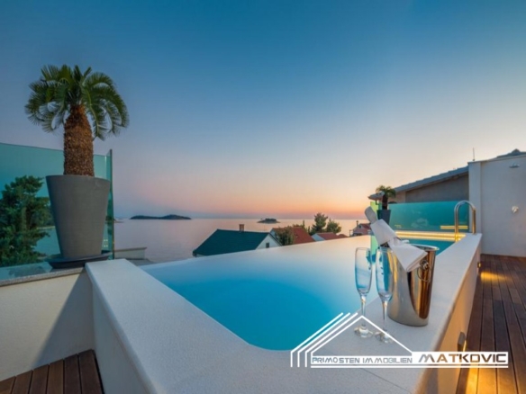 NEWLY BUILT LUXURY VILLA WITH POOL IN ROGOZNICA