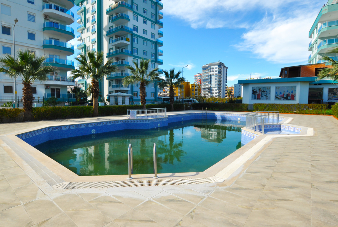 Apartment in modern complex in Mahmutlar, Turkey