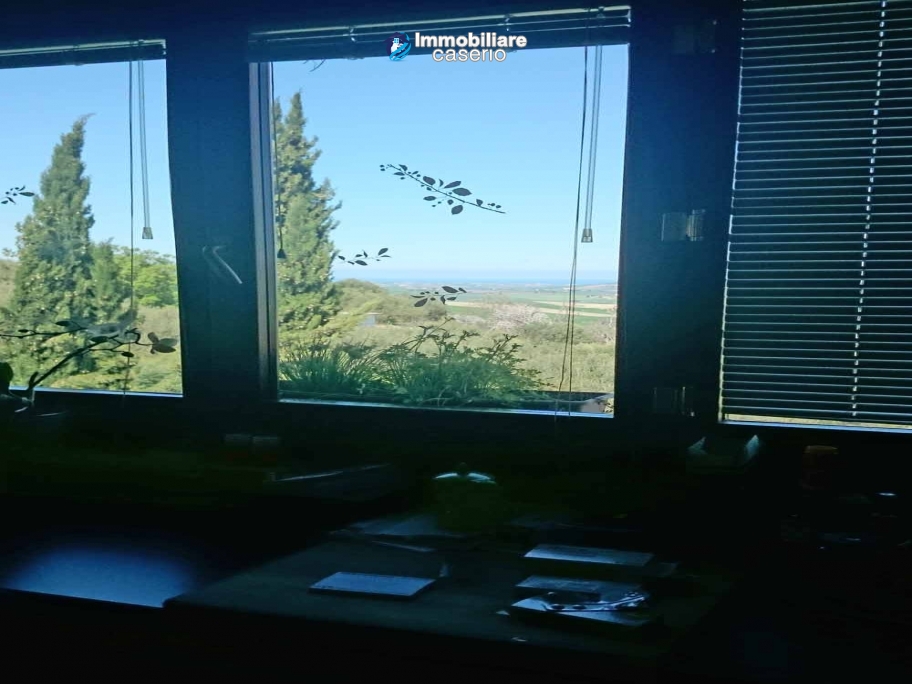 Beautiful villa with pool and sea view for sale in Molise