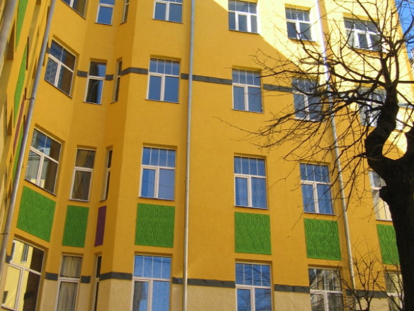 8.5% NOI 16% Return Apartment building for sale