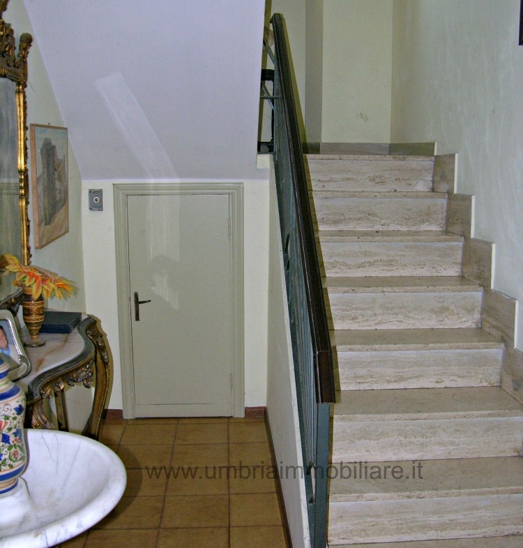 Ref. 120 villa between Perugia and Magione city