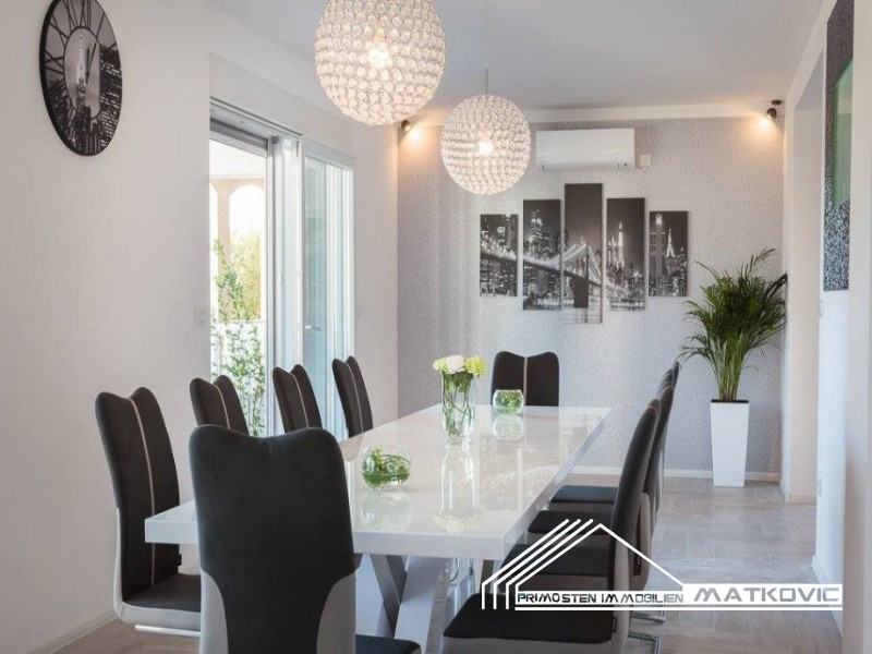 NEWLY BUILT LUXURY VILLA WITH POOL IN ROGOZNICA