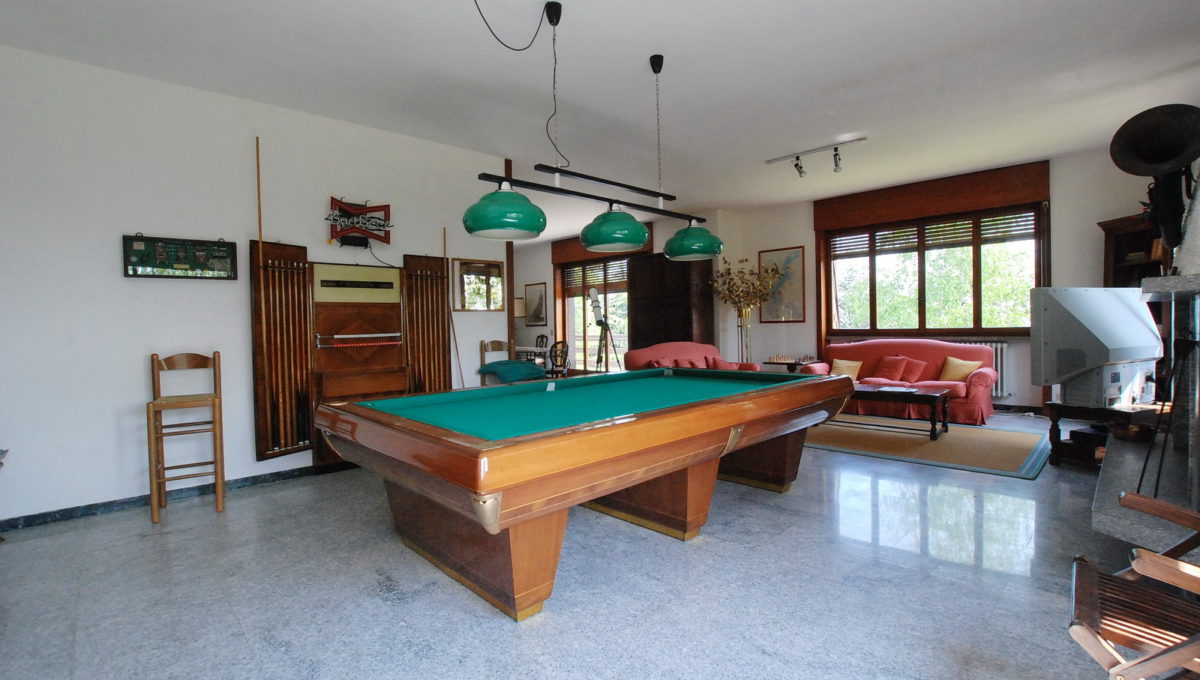 11-1200×680-1 A large estate in Arona.