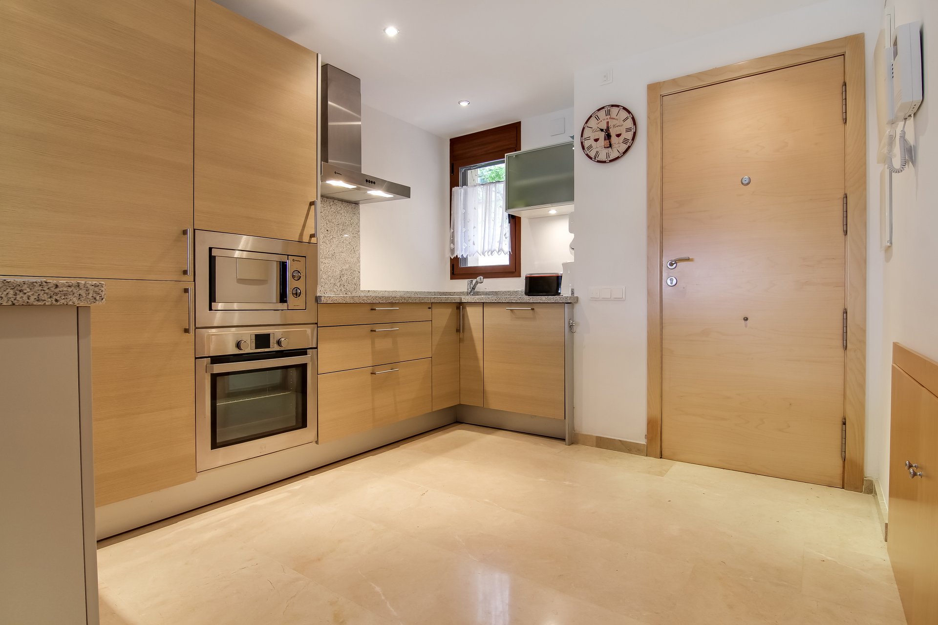 125102565859954f12728793.46770093_1920