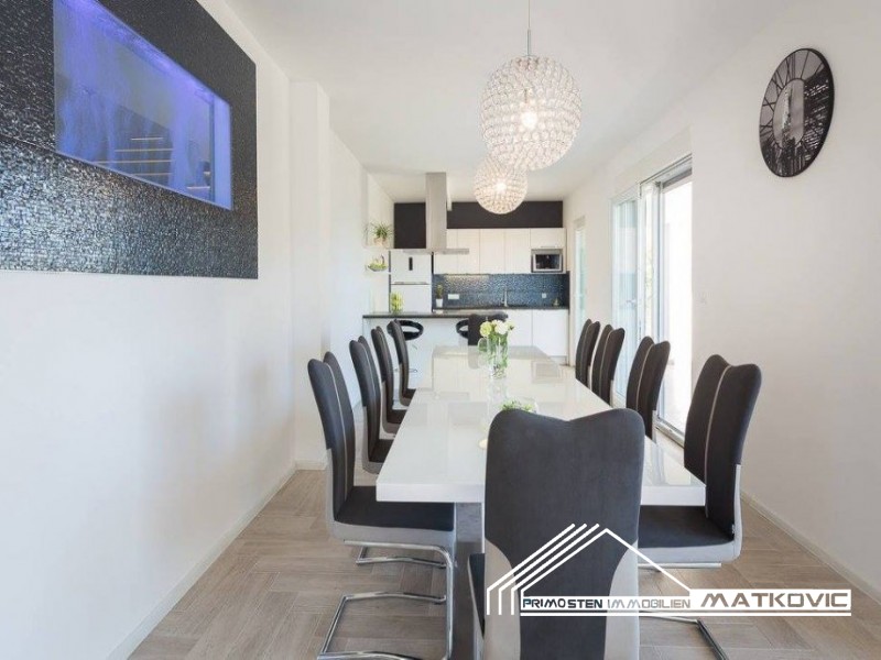 NEWLY BUILT LUXURY VILLA WITH POOL IN ROGOZNICA