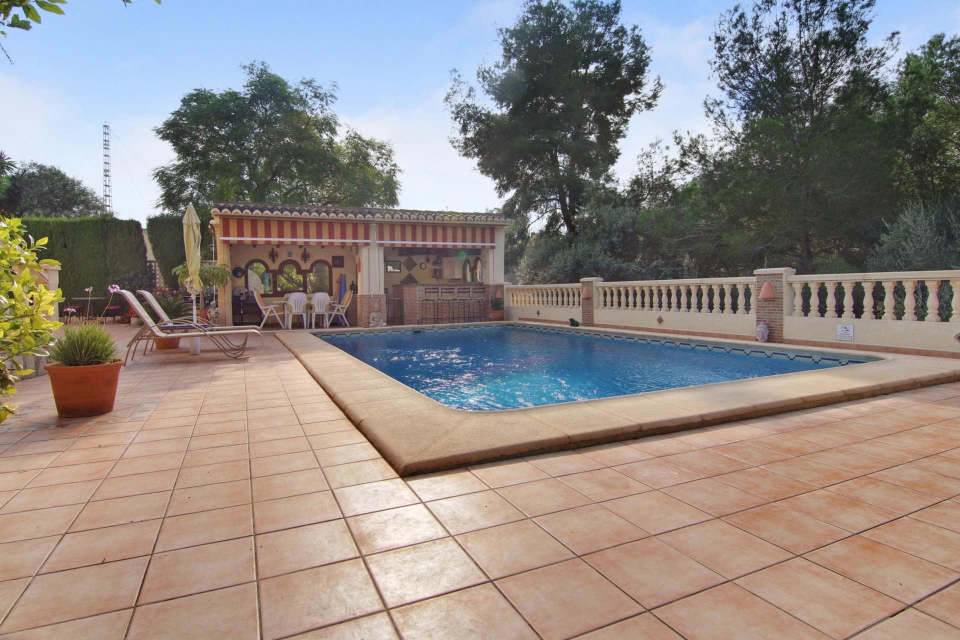 13434885175818795712ed88.58469436_1920-1