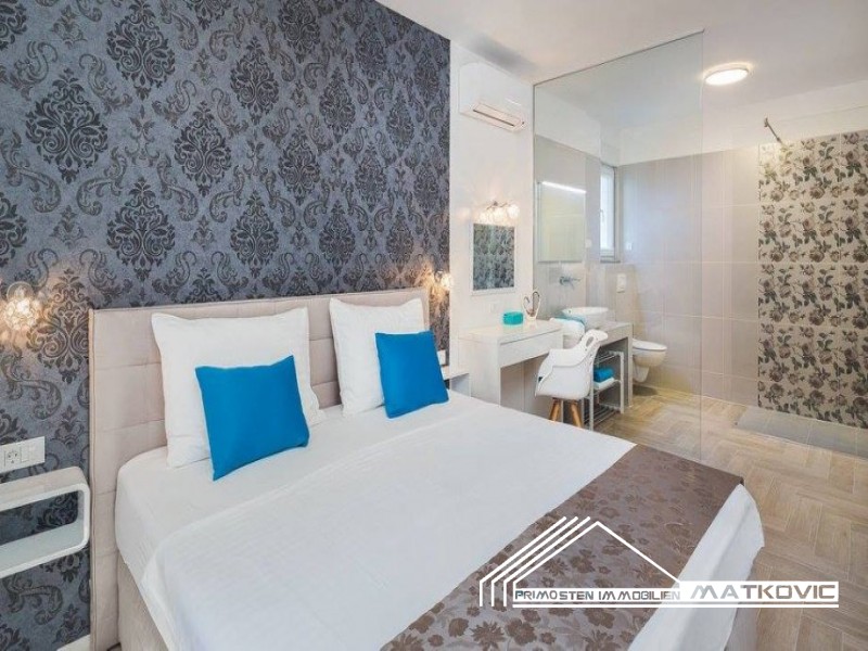 NEWLY BUILT LUXURY VILLA WITH POOL IN ROGOZNICA