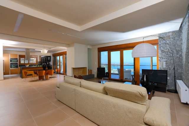 € 1.200.000 Villa, 346 sq.m. Gazi, Ligaria Description