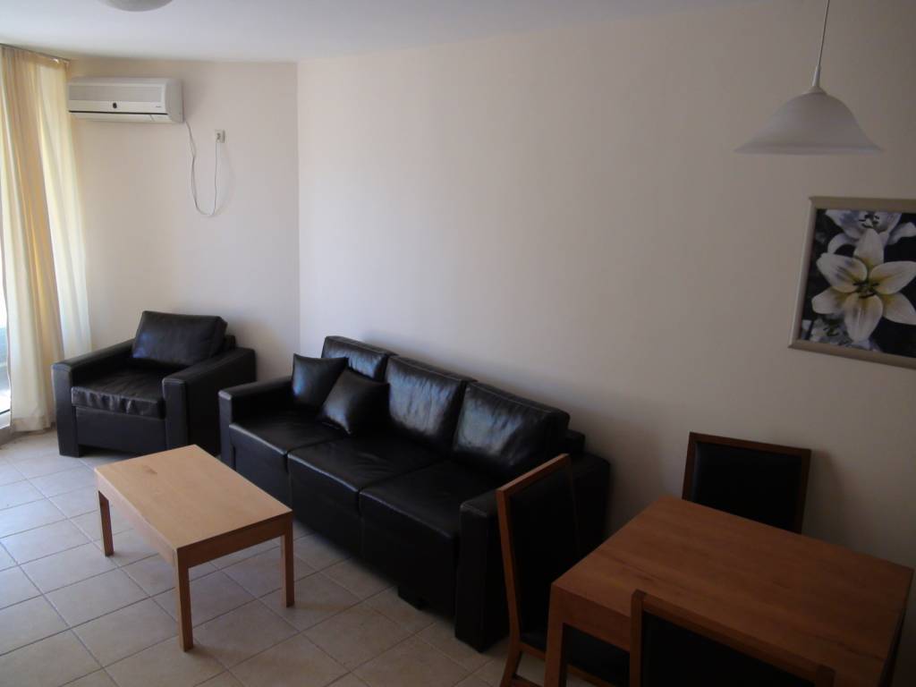 Cheap beach front holiday apartment with sea view in Bulgaria – fully furnished!