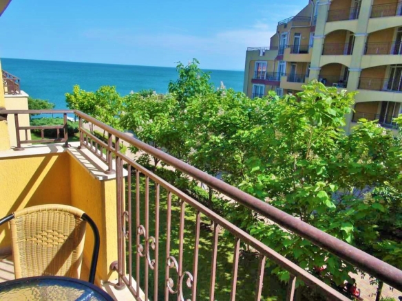 Cheap beach front holiday apartment with sea view in Bulgaria – fully furnished!