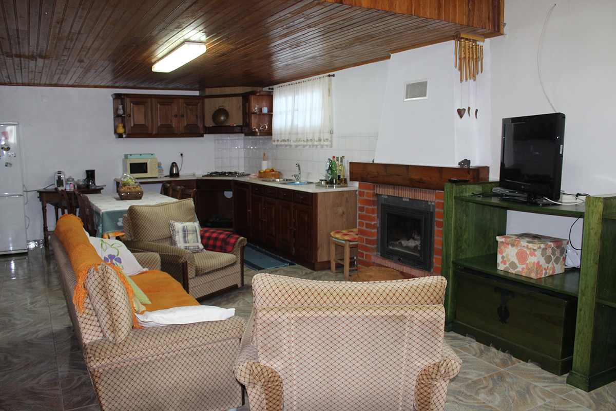 15-1-3 Detached villa near west coast of Portugal