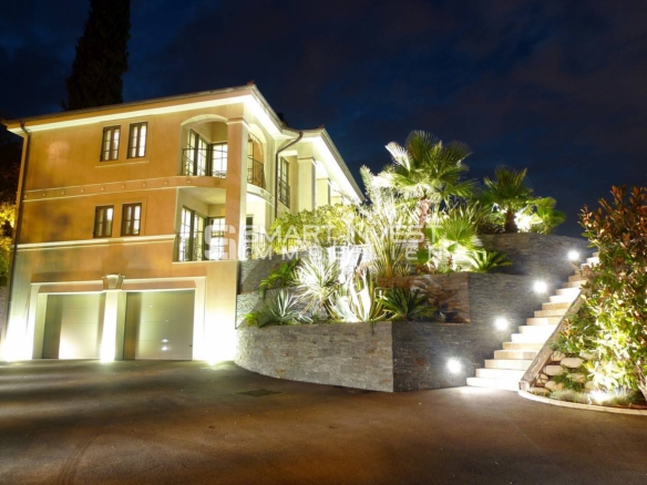 OPATIJA – LOVRAN, beautiful new villa with a spectacular sea view