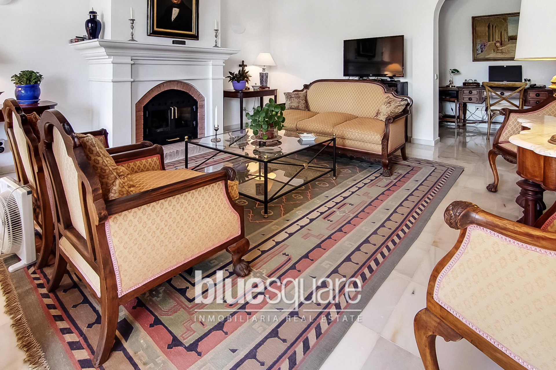 155598085b463f57993c12.00116387_b279c38e1c_1920