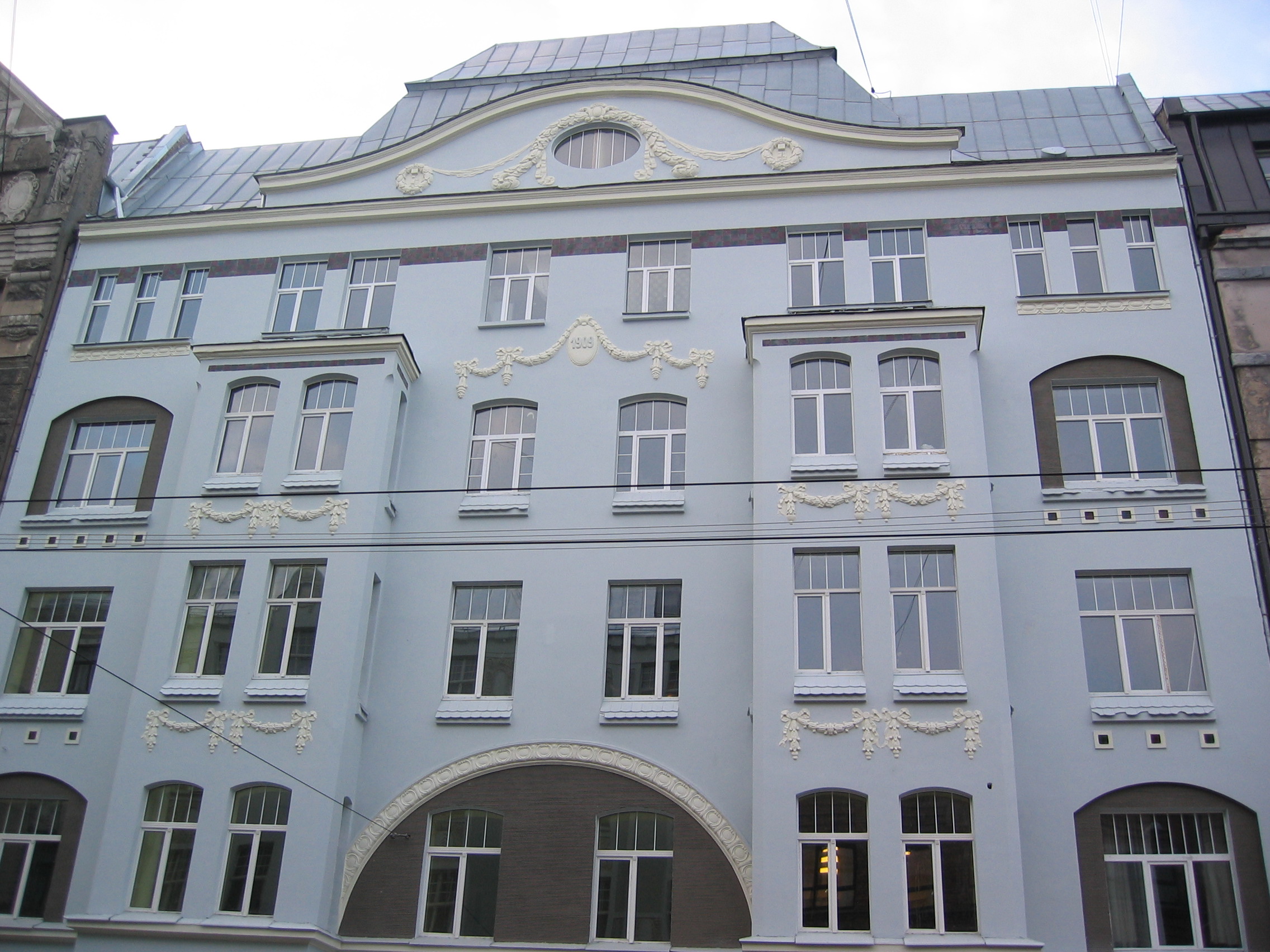 156_5670 8.5% NOI 16% Return Apartment building for sale