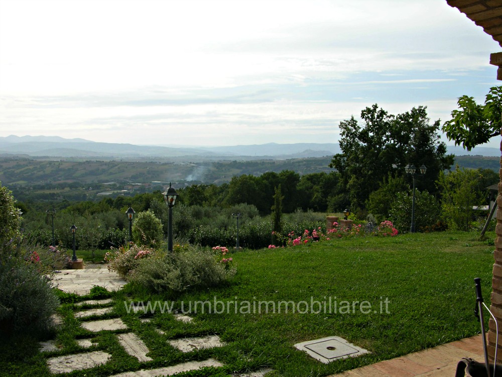 Ref. 107 panoramic villa near to Todi city