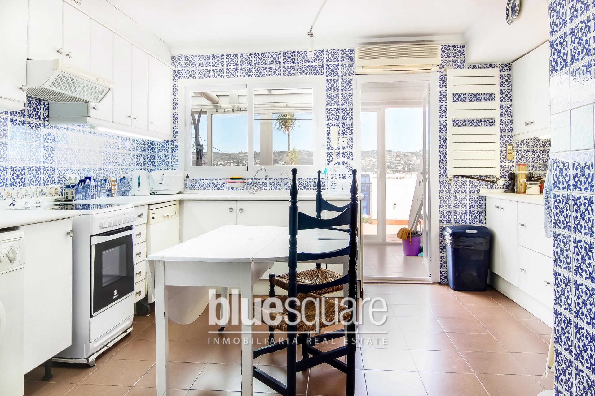 16678740635afc15cd8728a6.84330272_d3b5694d1b_1920