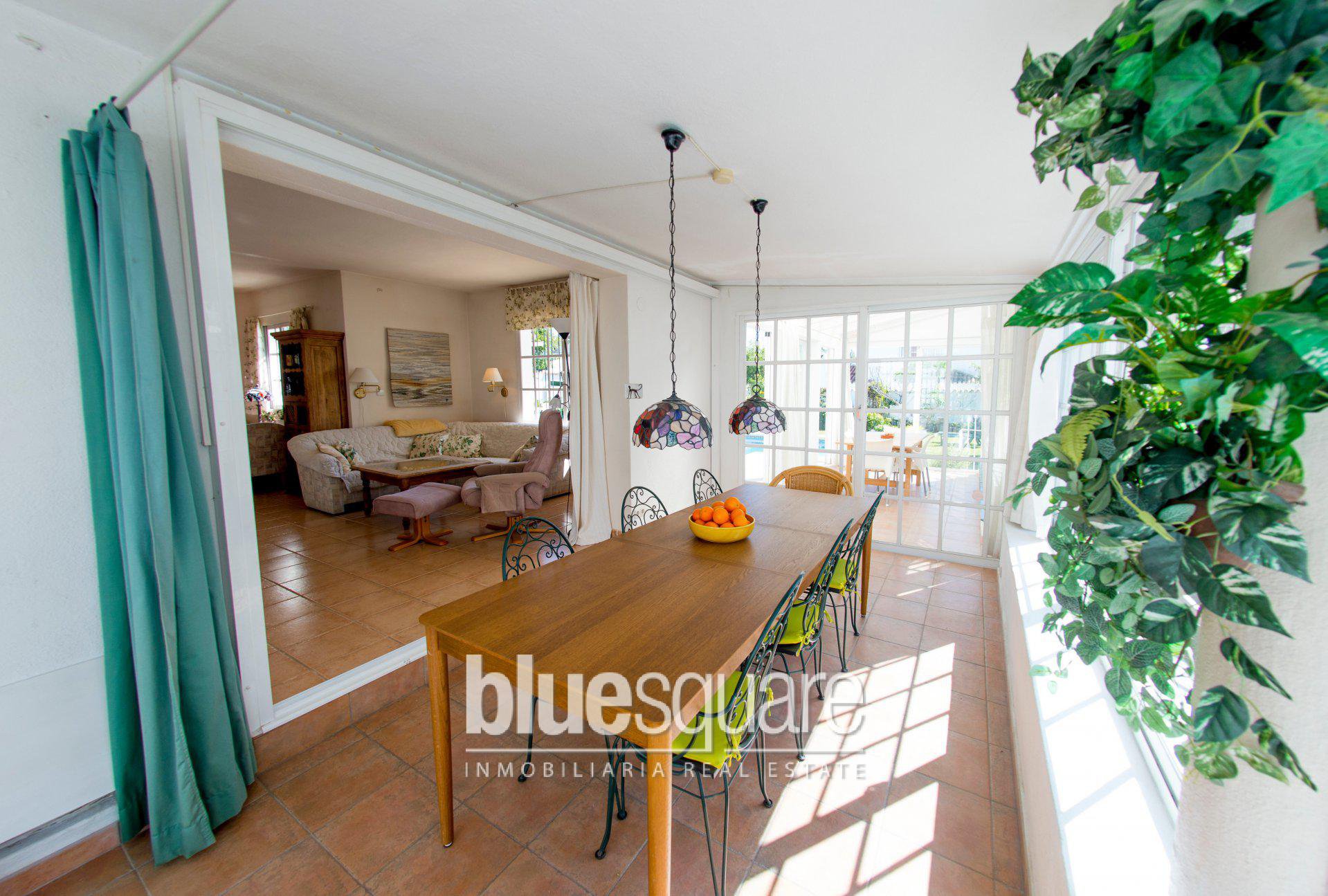 17229156535b892abd8cb838.24418306_5756939763_1920