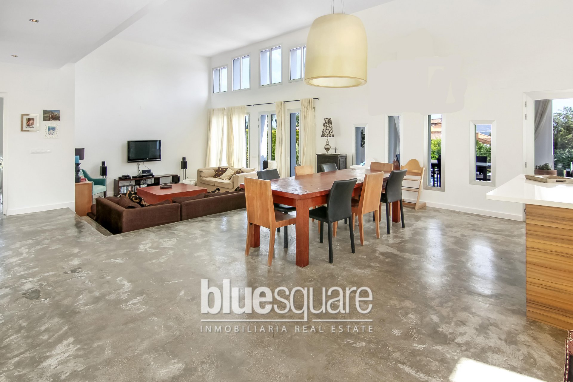 17252918805ae082533620e9.72678776_99c3197d86_1920