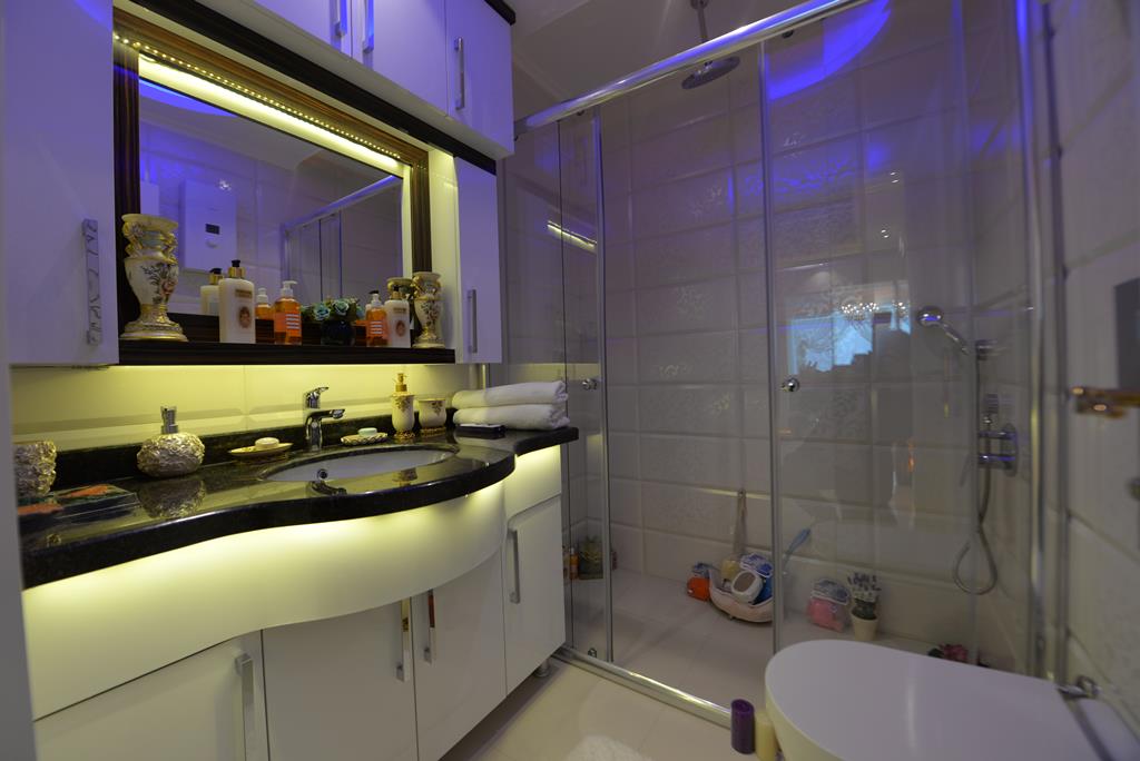 Luxury residential complex with private beach in Alanya, Mahmutlar