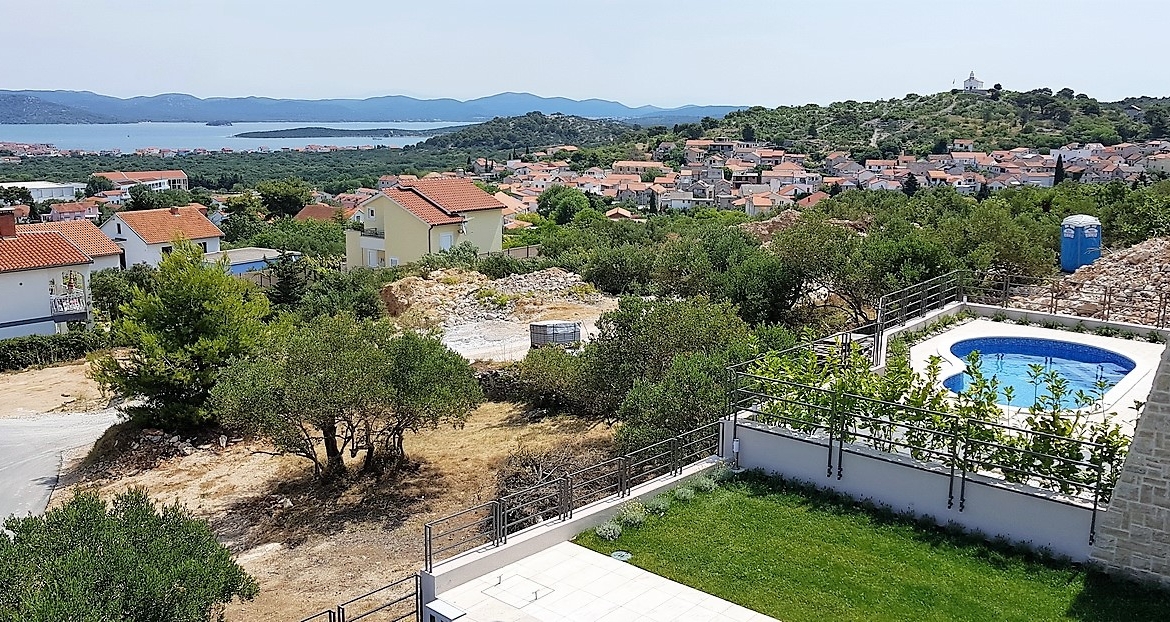 Apartment in urban villa, Murter, Croatia, 83 m2
