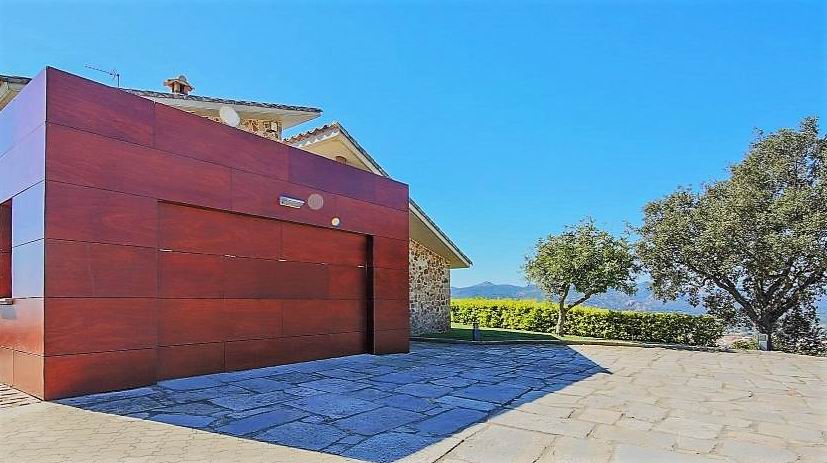 Exclusive house-chalet, overlooking the sea and mountains, in Santa Cristina de Aro.