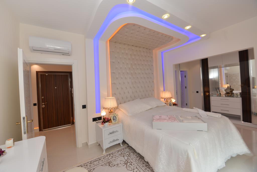 Luxury residential complex with private beach in Alanya, Mahmutlar