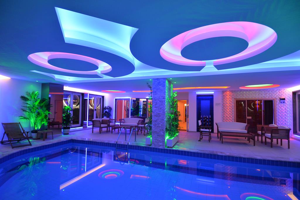 Luxury residential complex with private beach in Alanya, Mahmutlar