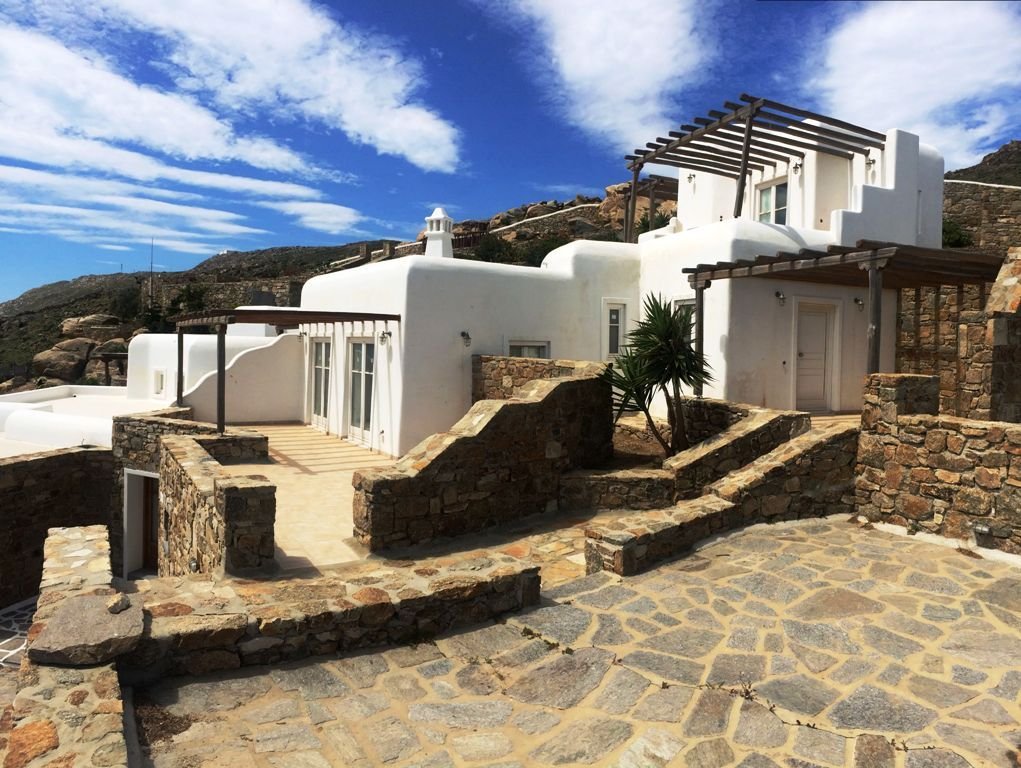 € 1.850.000 Villa, 240 sq.m. Mykonos, Agios Ioannis Diakoftis Description