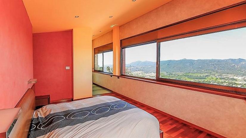 Exclusive house-chalet, overlooking the sea and mountains, in Santa Cristina de Aro.