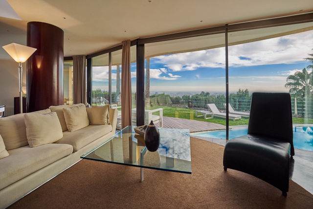 Luxurious villa in Esplugas de Llobregat.