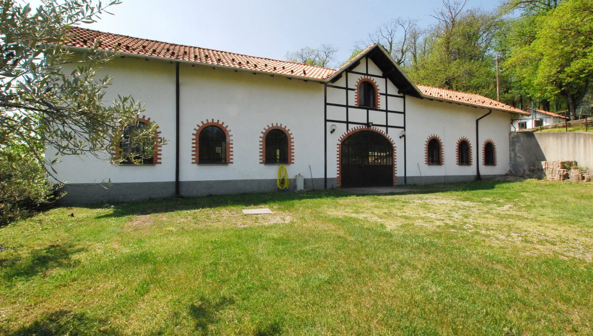 3-1200×680-1 A large estate in Arona.