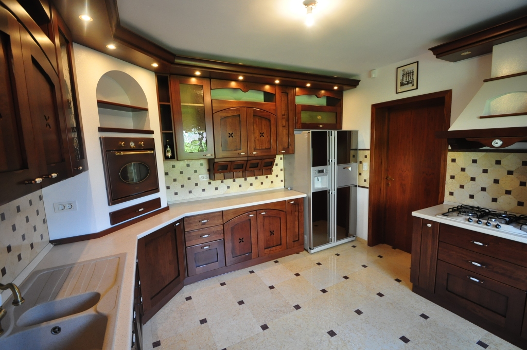Elegant villa for sale, 8 rooms – Baneasa area