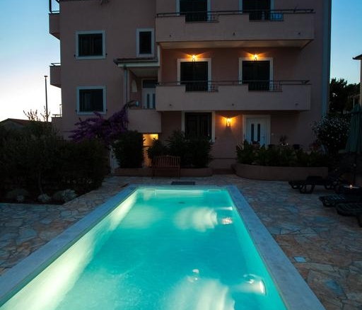 Zadar – Borik – apartment on the sea – sale ID: 532-1