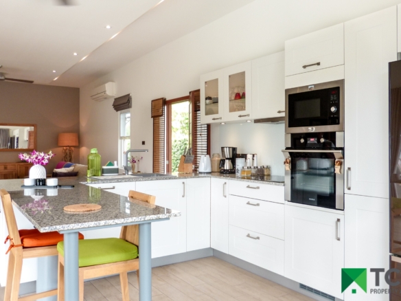 Pristine 3 Bedroom Pool Villa with Guest House