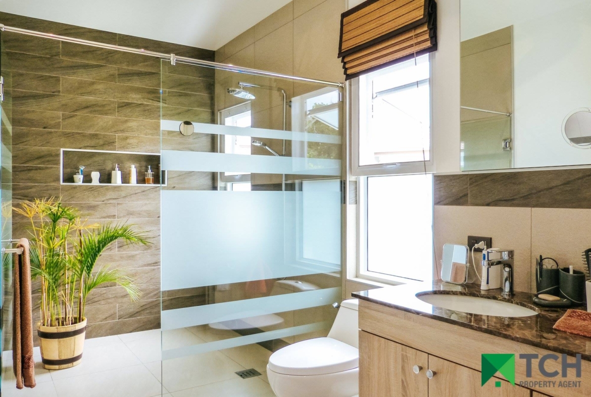 Pristine 3 Bedroom Pool Villa with Guest House