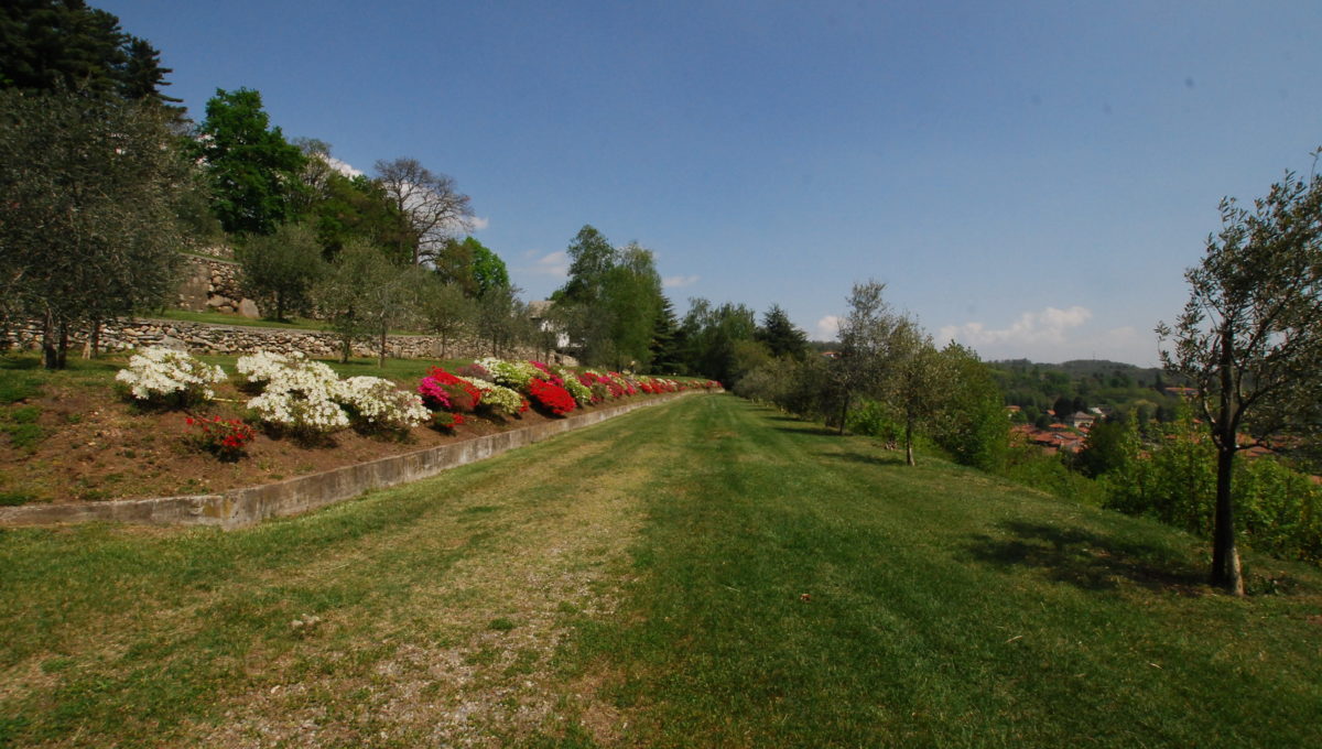 4-1200×680-1 A large estate in Arona.