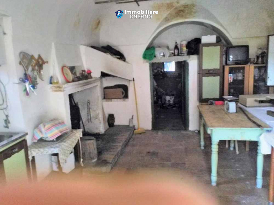 Ancient stone cottage with hill views for sale in Italy
