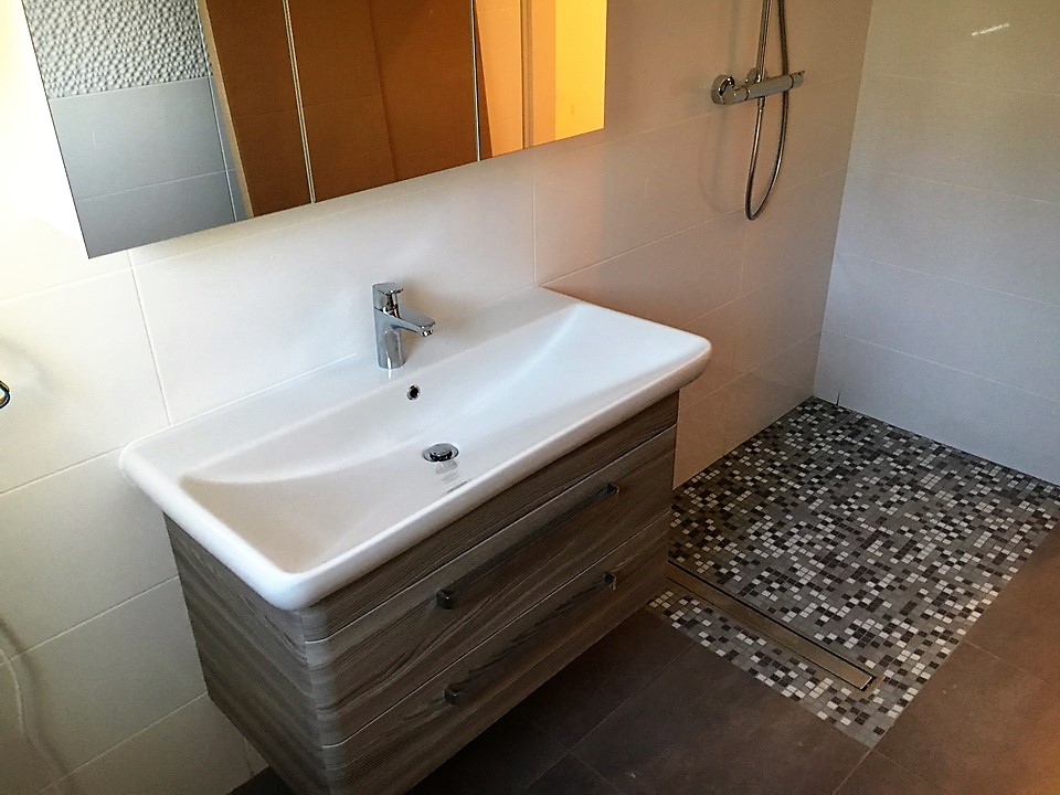 Apartment in urban villa, Murter, Croatia, 83 m2