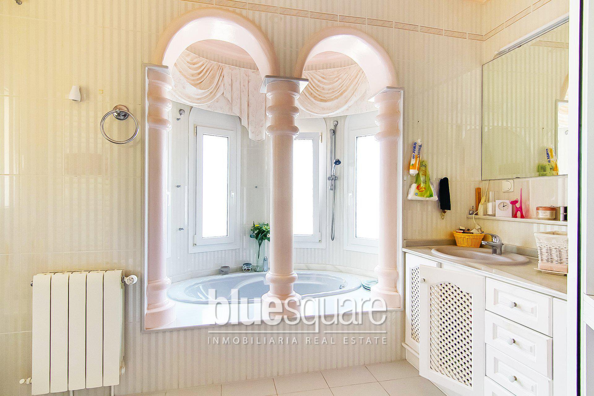 527231140589312875e6983.12250113_807325ca7e_1920