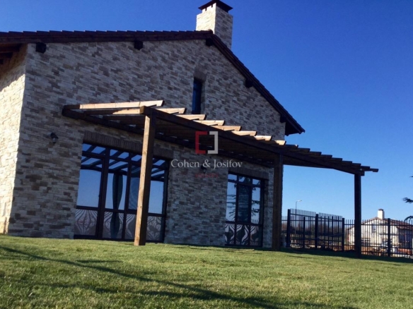 Exclusive Tuscan style house